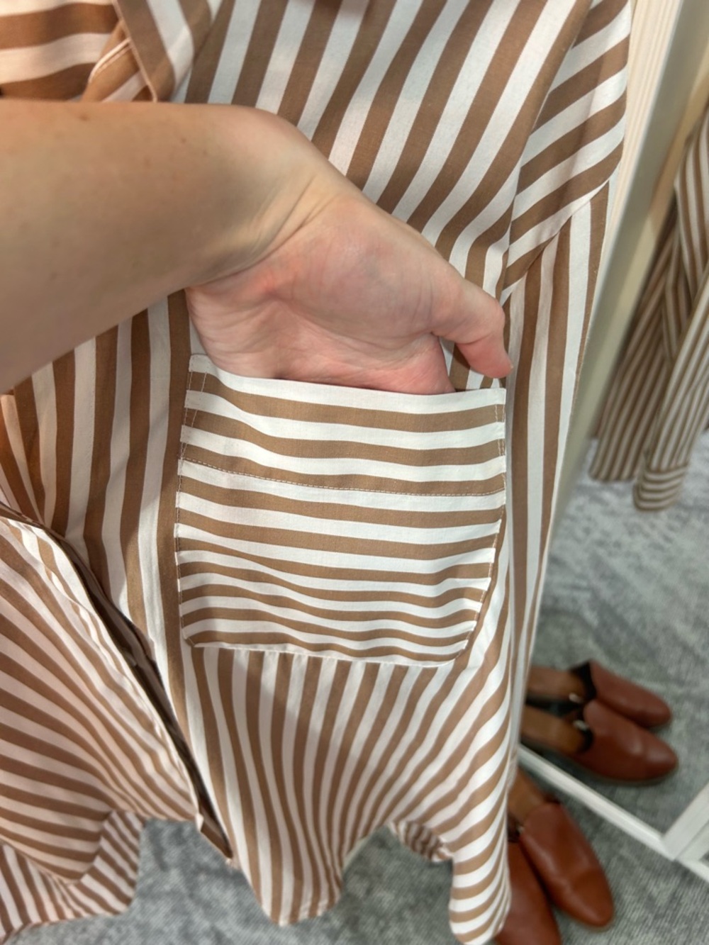 Toffe Pinstripe V-Neck Pocket Long Sleeve Hidden Button Down Oversized Blouse✨ - Picture 3 of 8